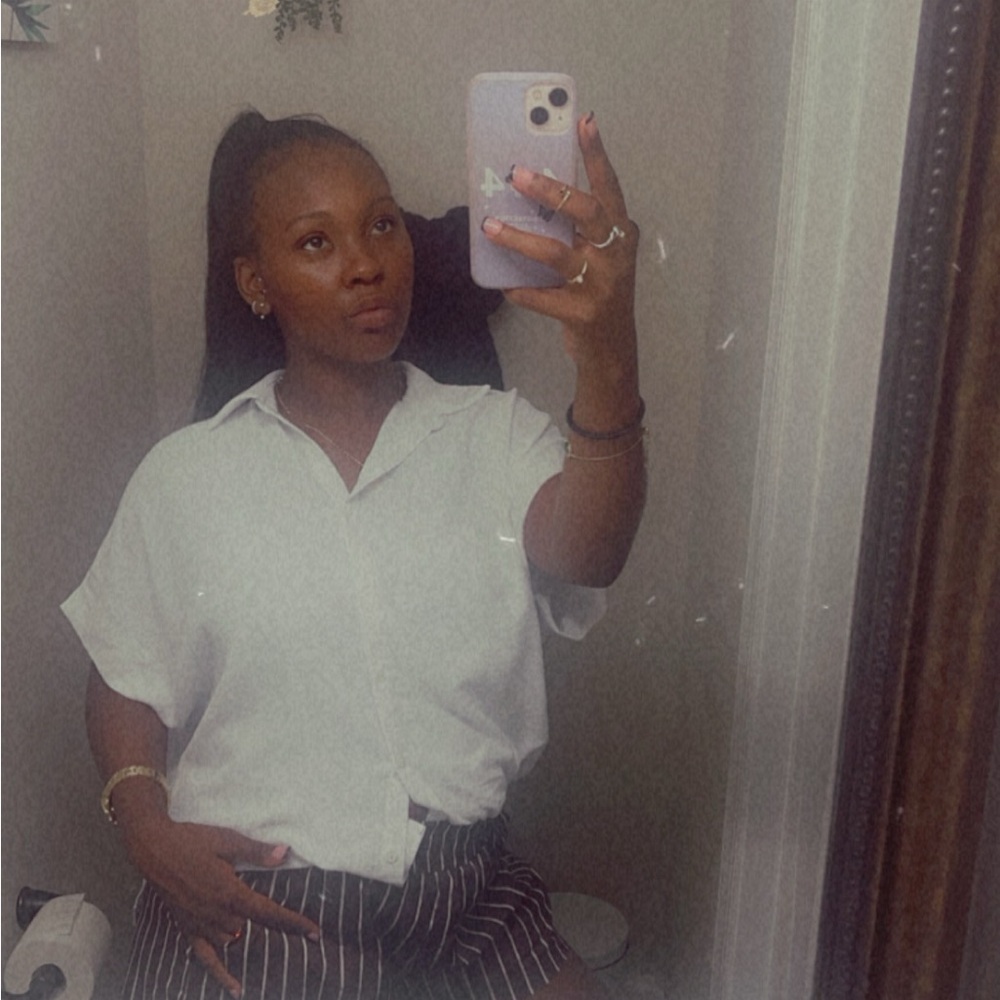 Meet your Posher, Daniella